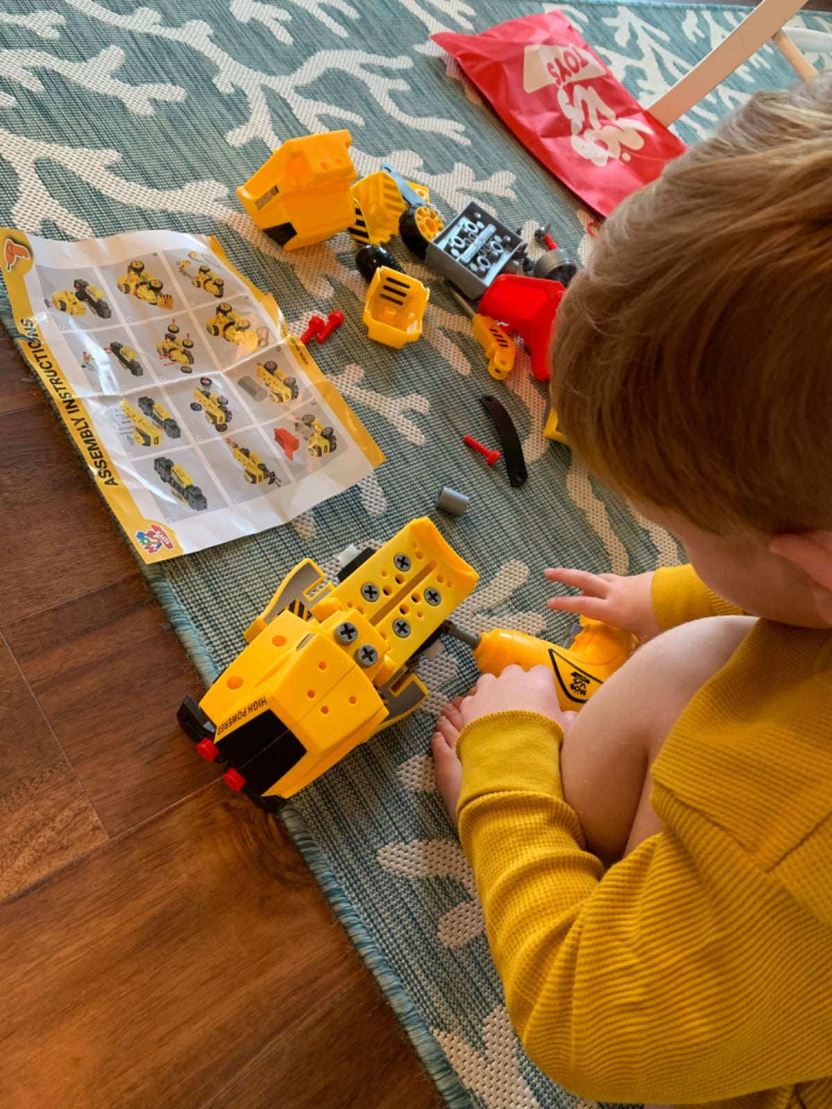 7 in 1 Take Apart Truck Construction Set Push and Go Toys for Boys and Girls.jpg__PID:d4c1e760-599e-489f-aba2-7b145c0ef290